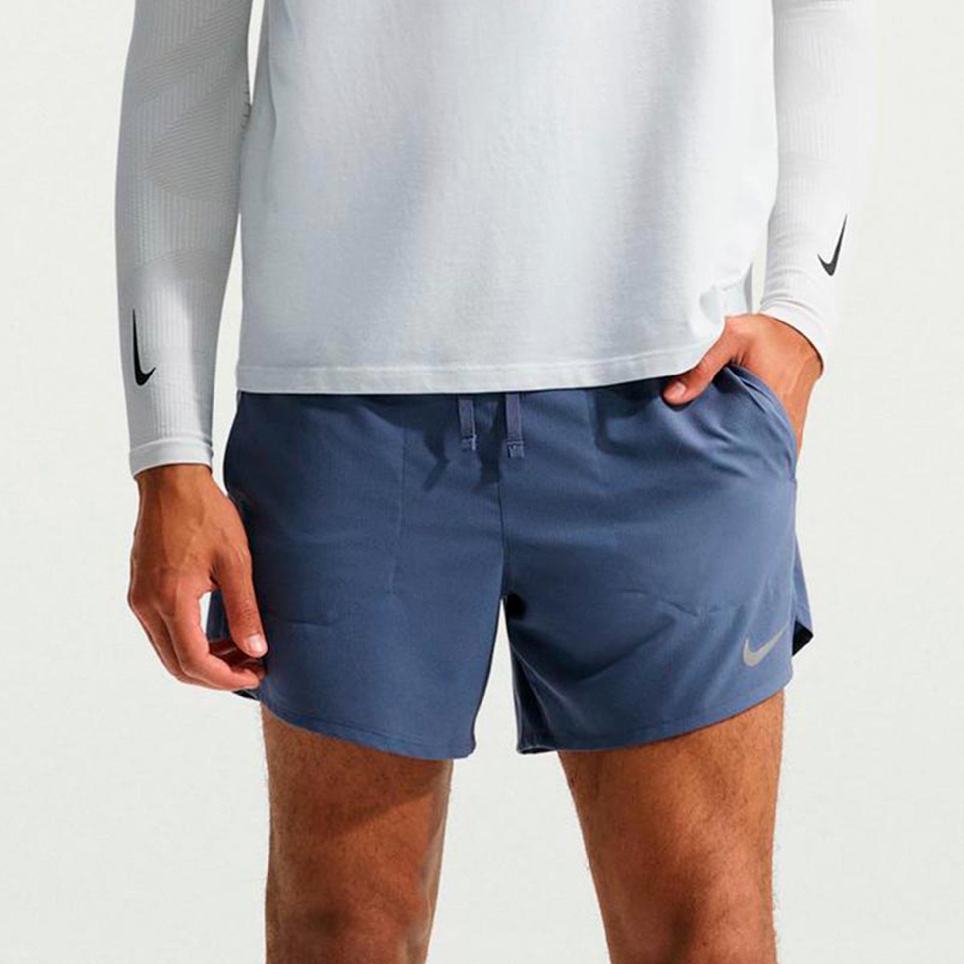 Nike Stride 5in  Short de running Hommes - bleu gris, argent