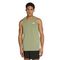 adi365  Camicia da corsa Uomini - oliva
