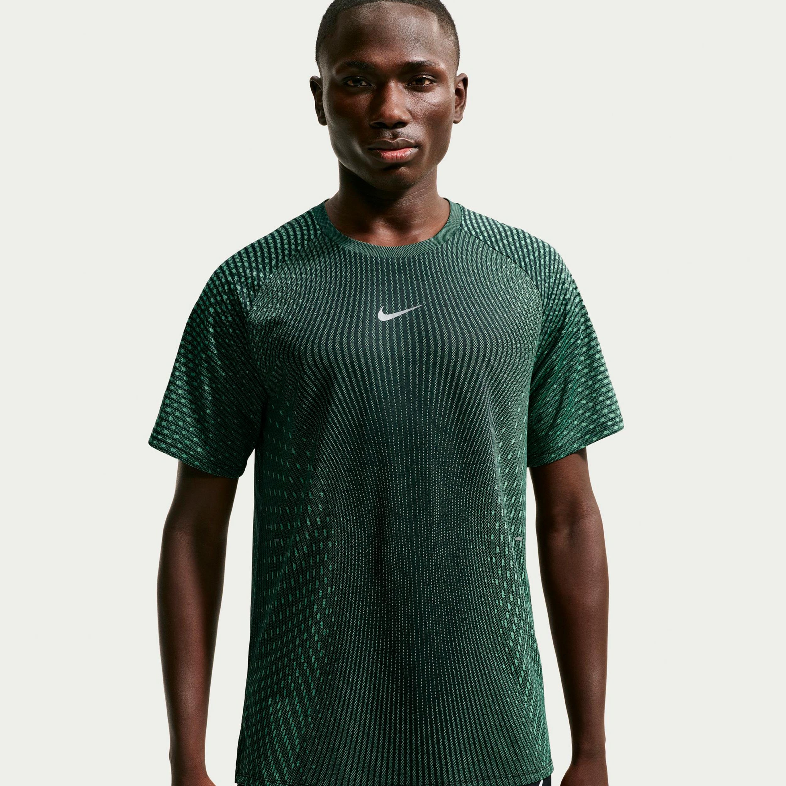 Nike Stride  Laufshirt Herren - oliv, schwarz