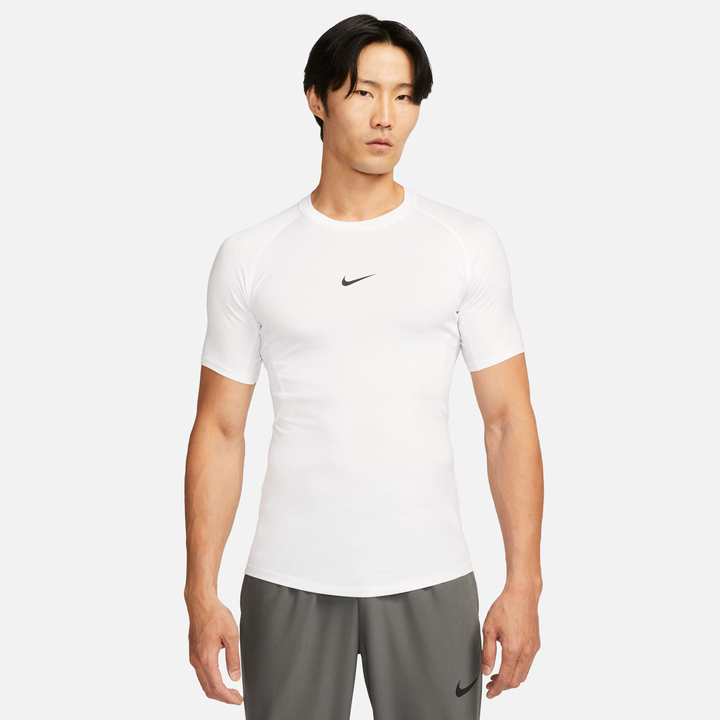 Nike Dri Fit Pro Tight Fitness T Shirt Herren WeiB Schwarz online kaufen Tennis Point CH